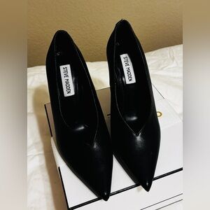 Steve Madden Black Pointed Toe Heels